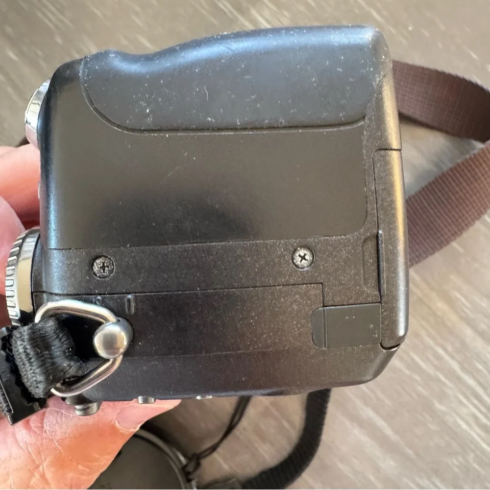 Sony Cyber-shot DSC-H5 Digital Camera-super steady Shot 12x -Selling For Parts